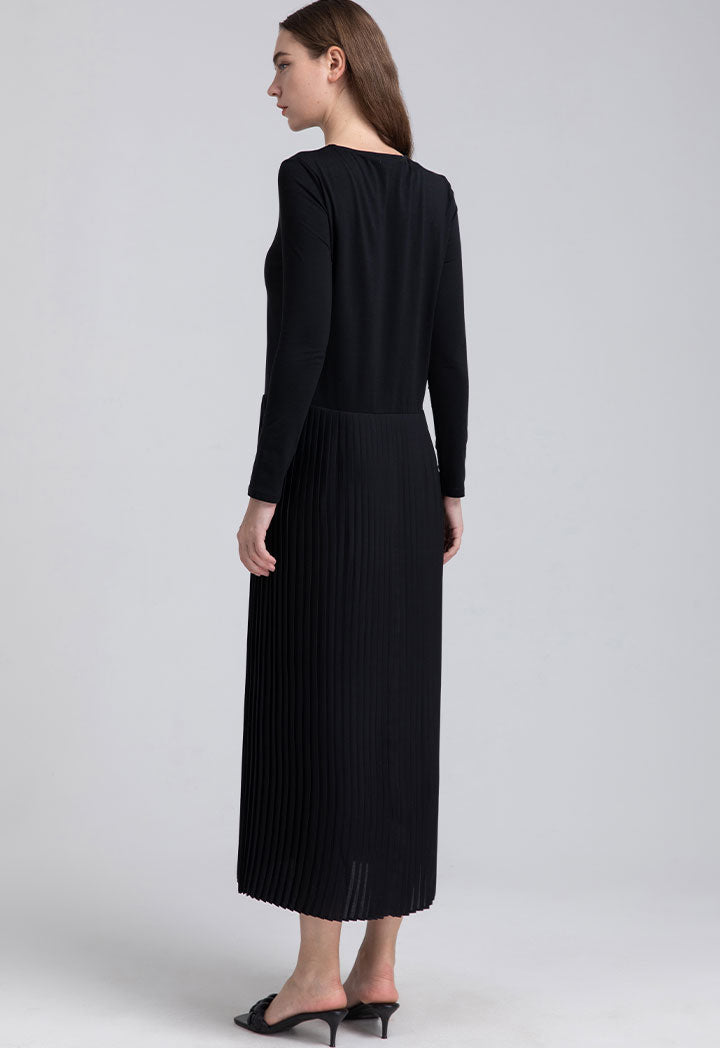 Even Pleated Long Dress