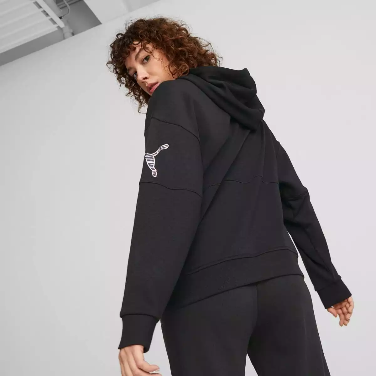 PUMA WOMEN'S NOVA SHINE BLACK HOODIE